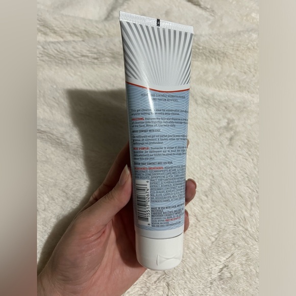 FIRST AID BEAUTY Deep Cleanser with Red Clay NEW 4.7oz - Picture 4 of 8